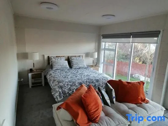 Takapuna Centre 3B plus Netflix