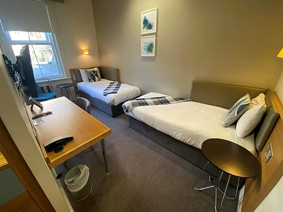 The Orchid Hotel - Chambres