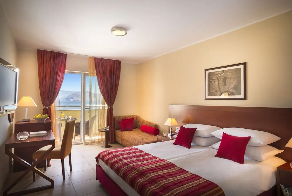 Standard room with sea view