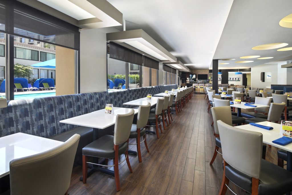 Holiday Inn Hotel & Suites Anaheim by IHG - Général