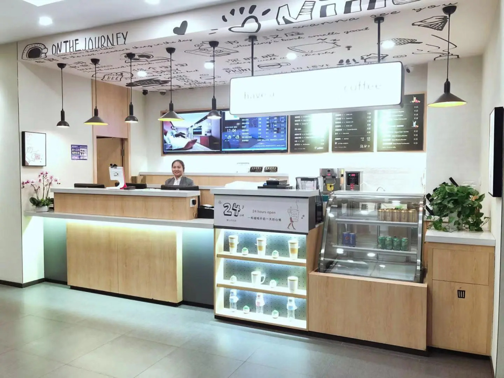 Food & Beverage