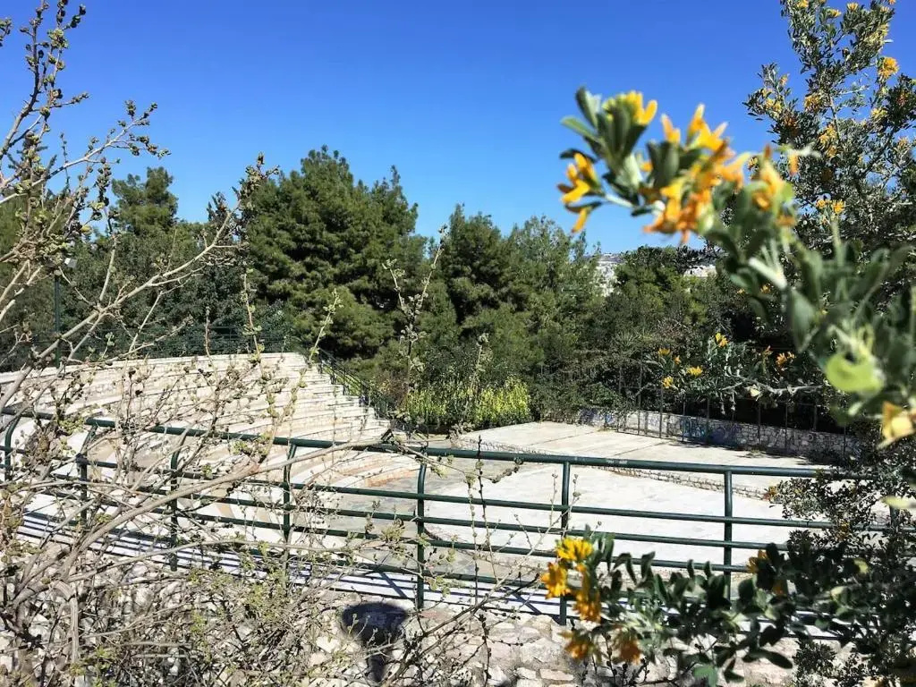 70m2 apartment 4 mins from Athens central station!