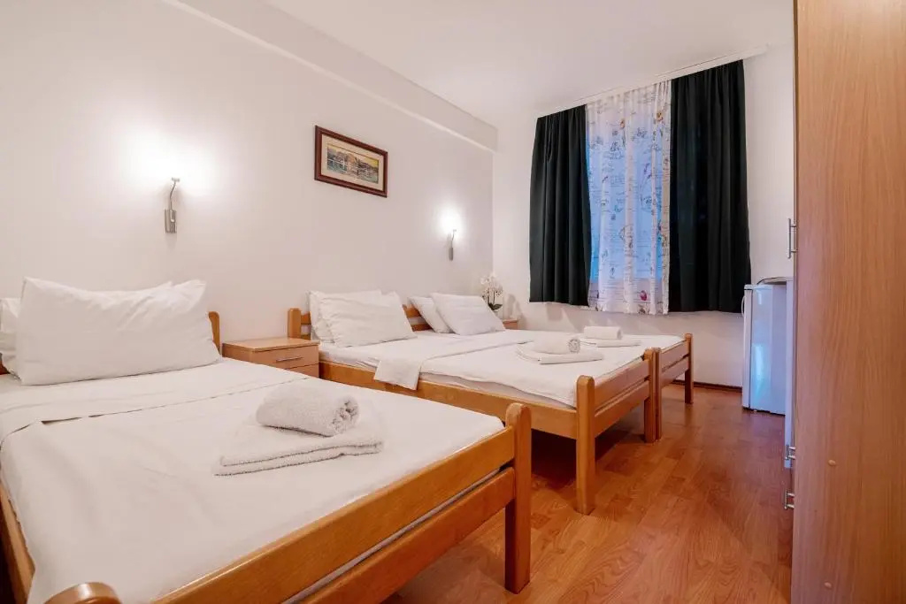 Standard Double room with garden view (full double bed)