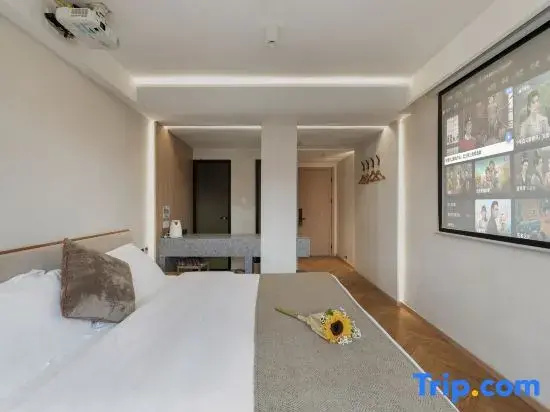 Standard Double room with balcony (full double bed)