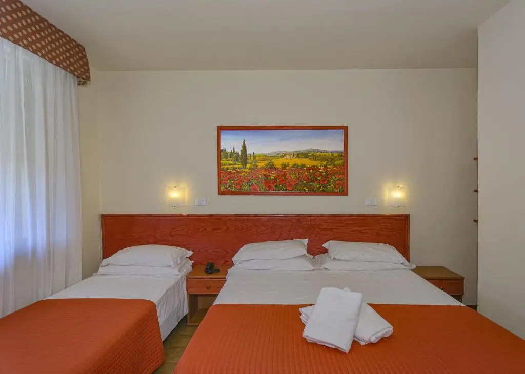 Standard Triple room