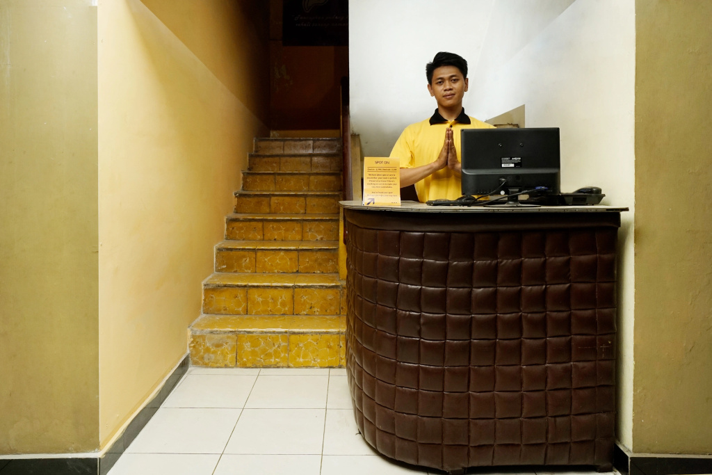Lobby & Reception