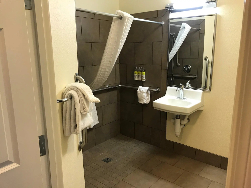 Double Suite (full double bed)