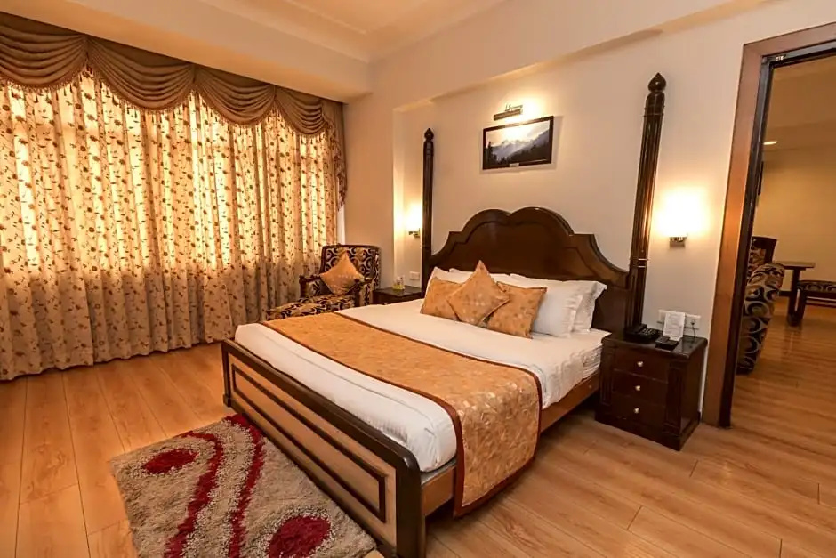 Deluxe Suite
