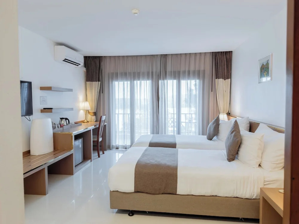 Deluxe Double room with balcony (twin beds)