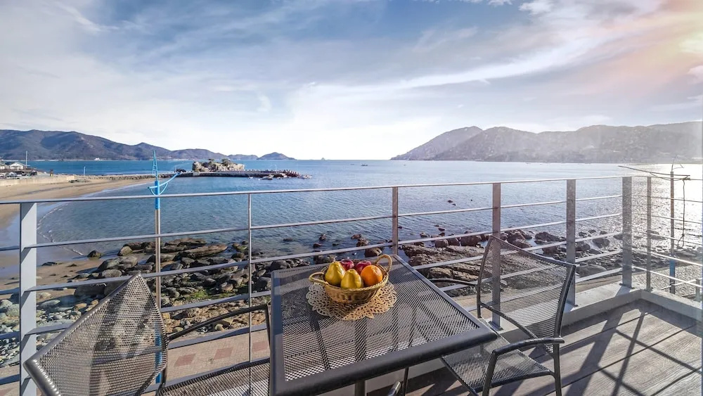 Beach & Waterfront