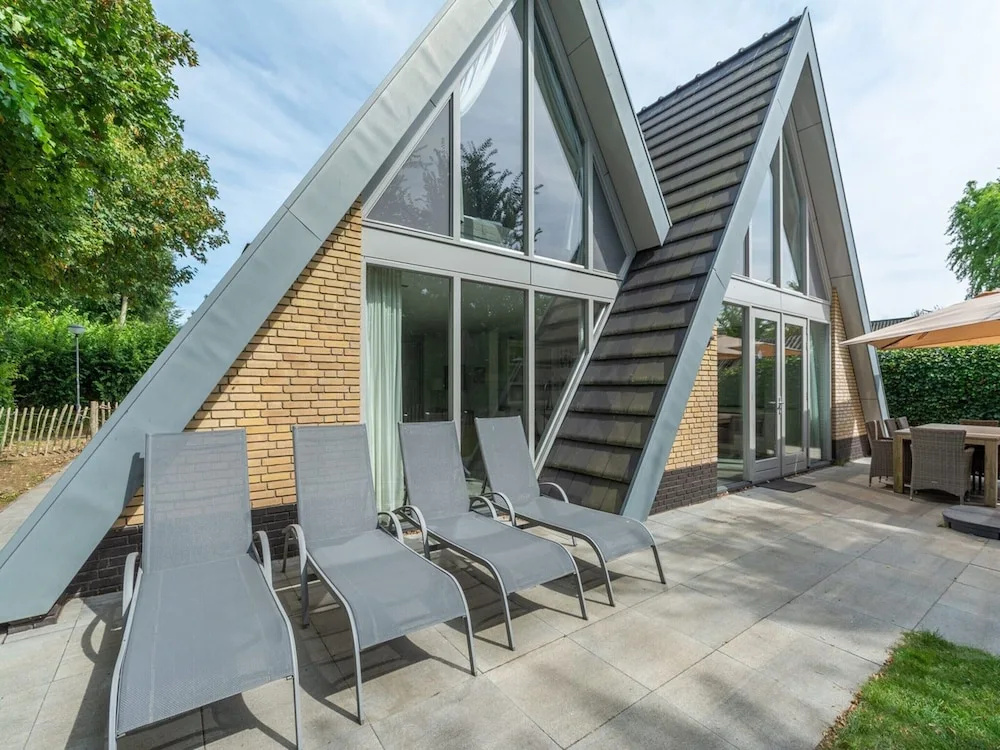 Luxury Holiday Home by Seaside and Dunes