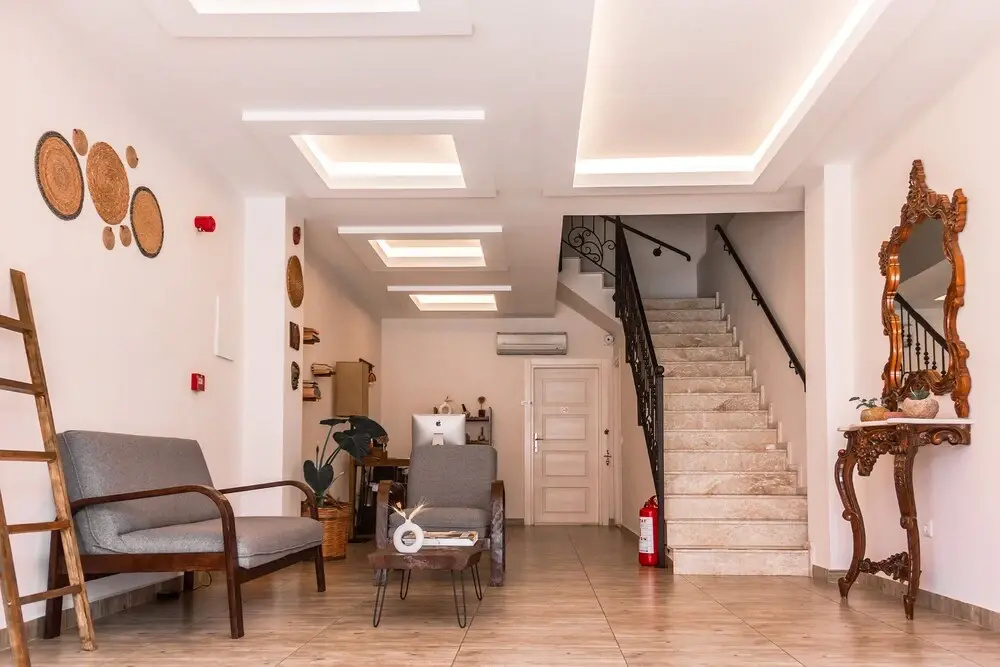 Lobby & Reception