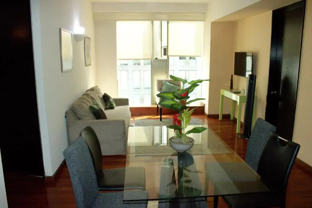 3 Bedrooms Apartment