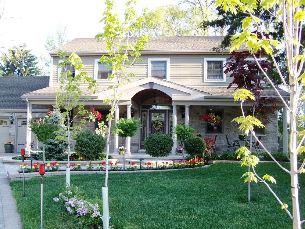 The Porch and Pillow - Général
