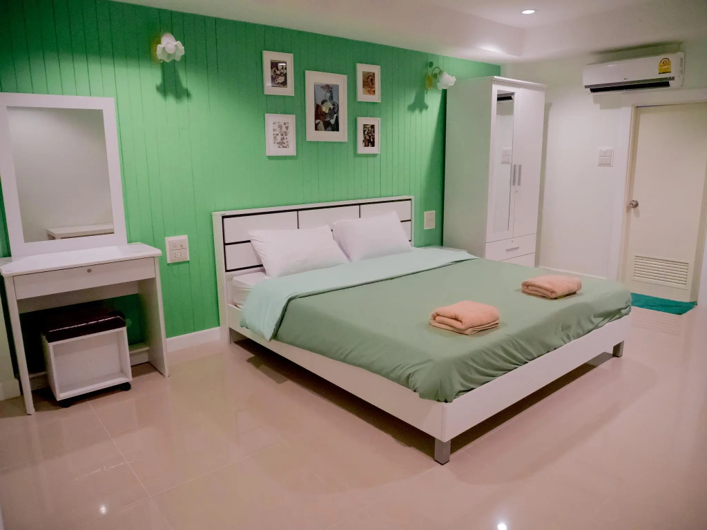 Economy Triple room