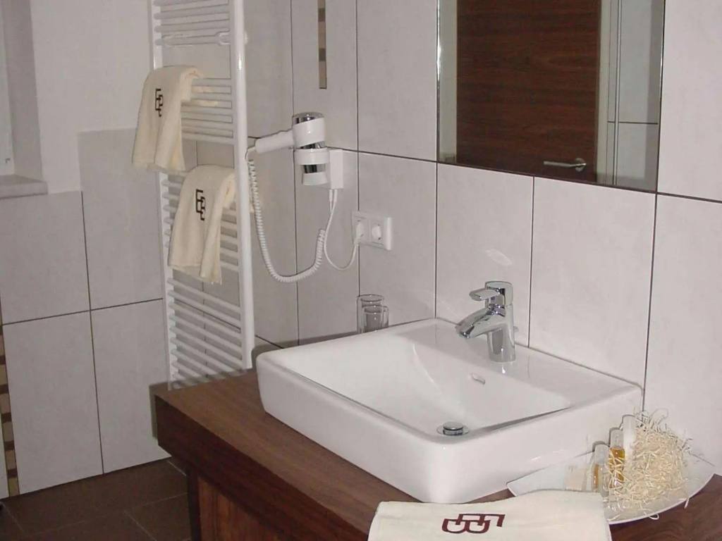 EB Hotel Garni - фото 5