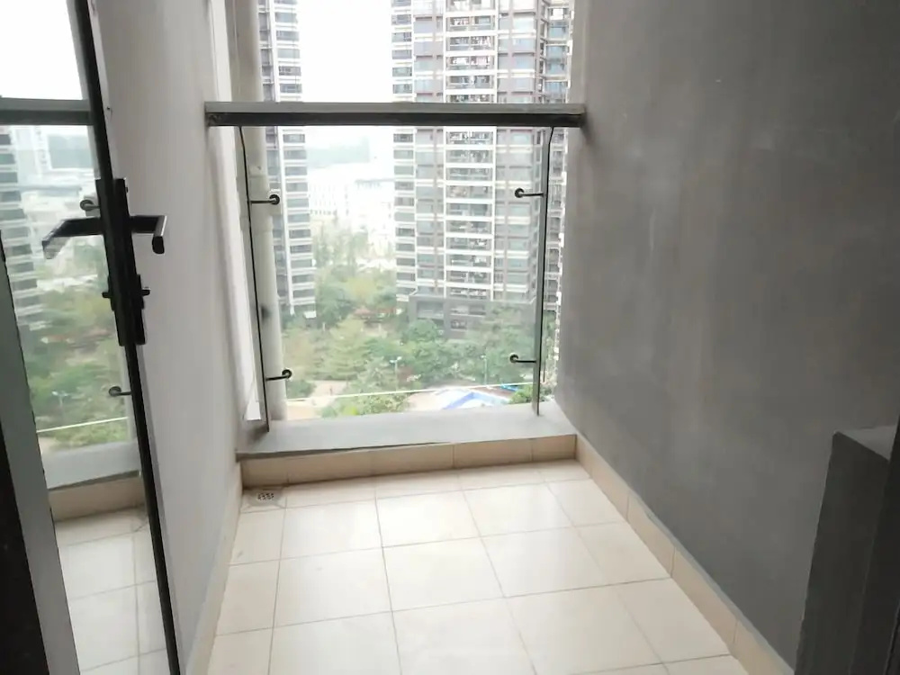 Gemmed Apartment