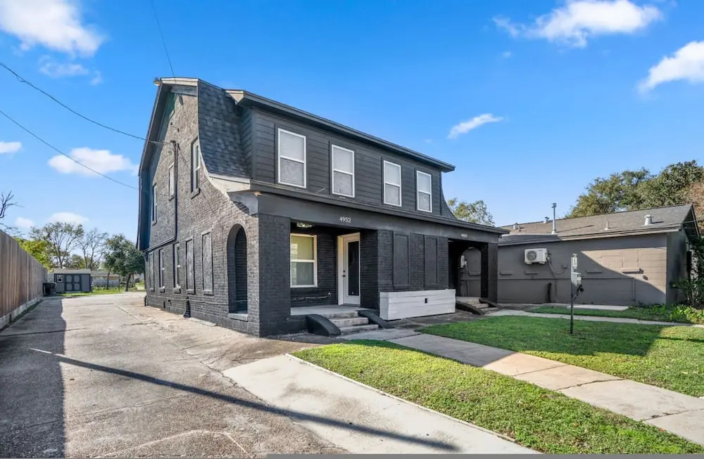 2-bedroom - Equipped Kitchen - Gated Parking