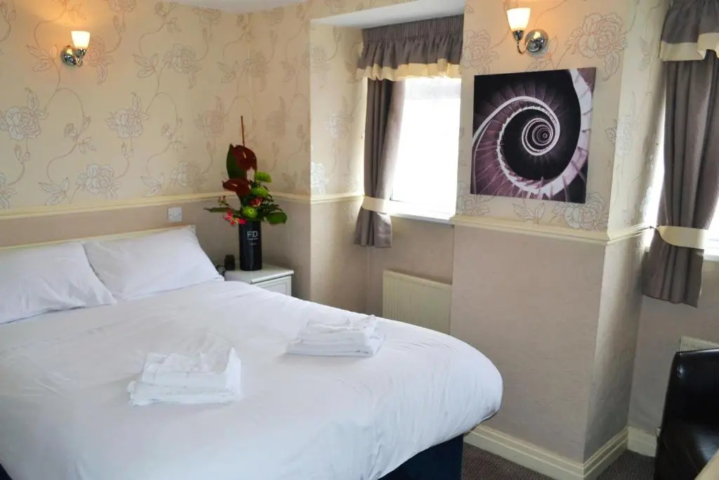 Standard Double room with sea view (full double bed)