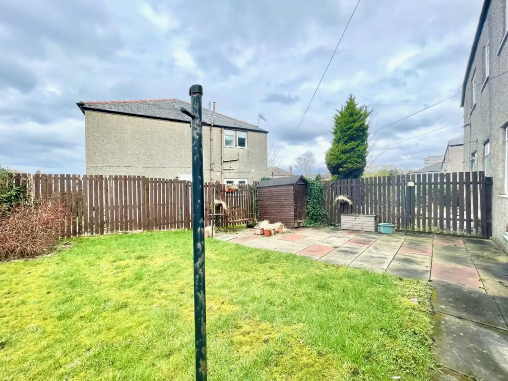 3 bed apartment in Glasgow