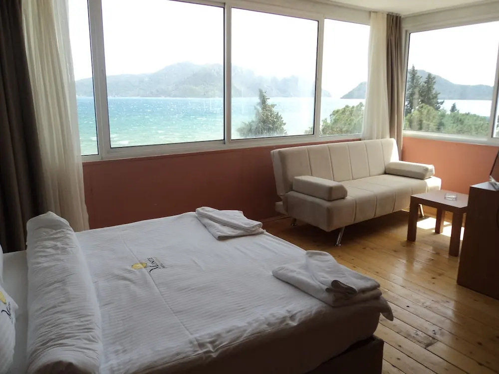 Superior room with balcony and with sea view