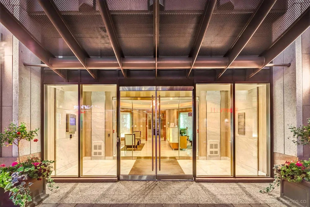 Sky Suites Yorkville