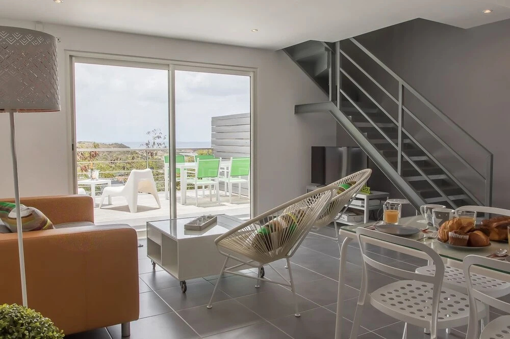 Balcony & Terrace