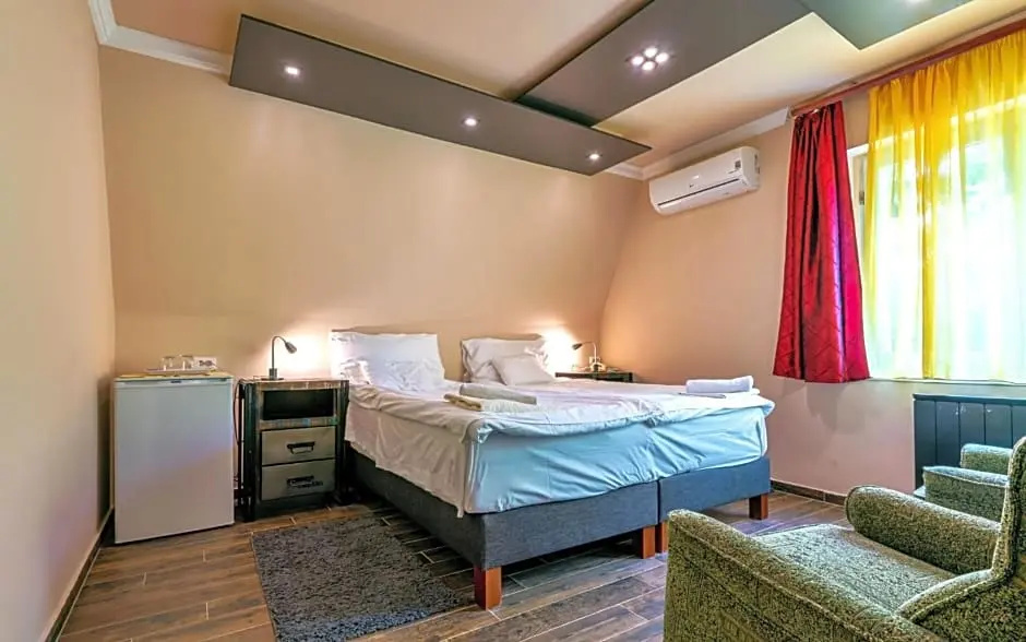 Apartman Hotel Srvr - Chambres
