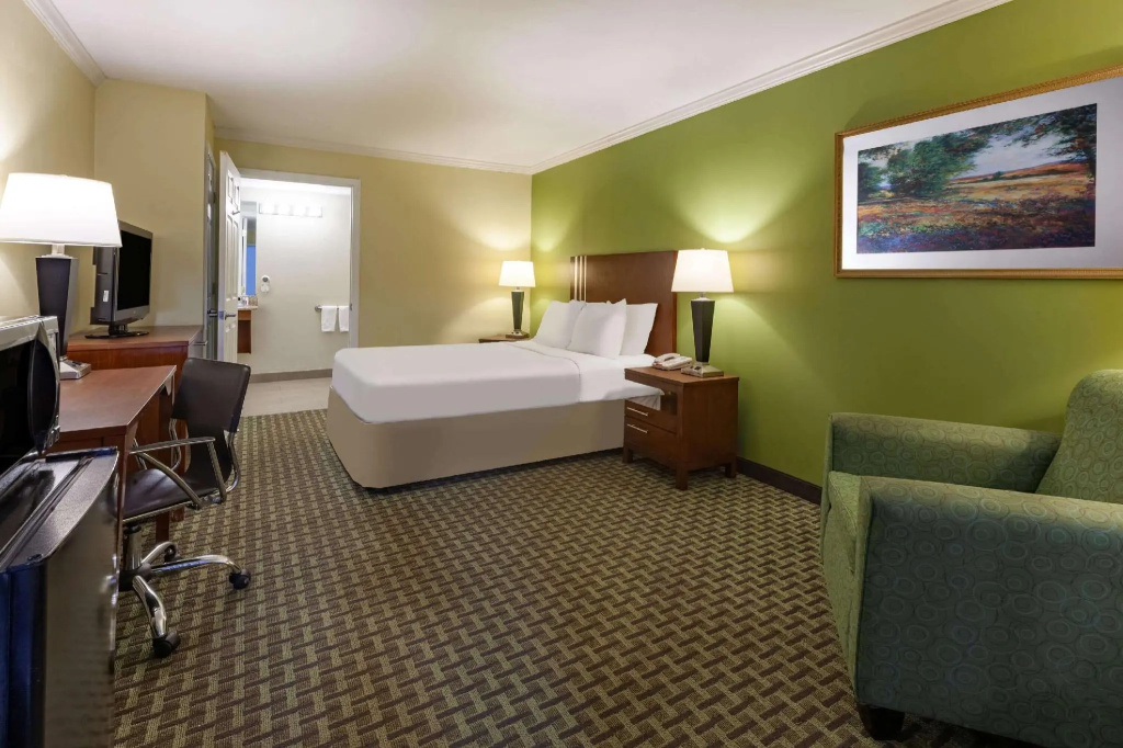 Days Inn by Wyndham Austintown - Chambres