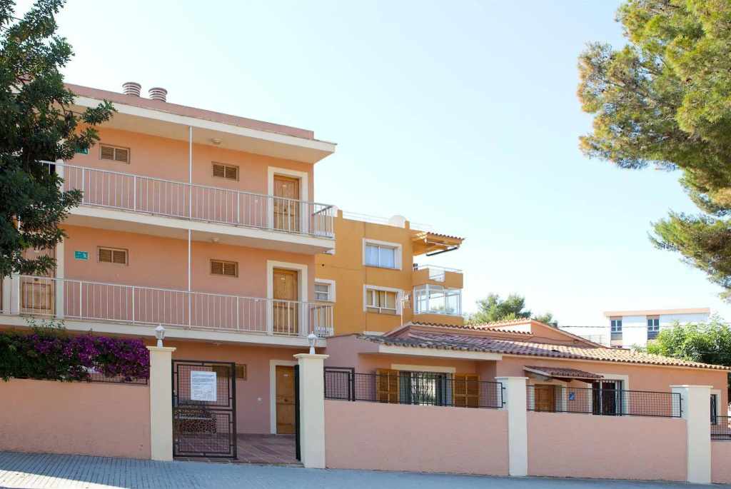 Naika Studios & Apartments