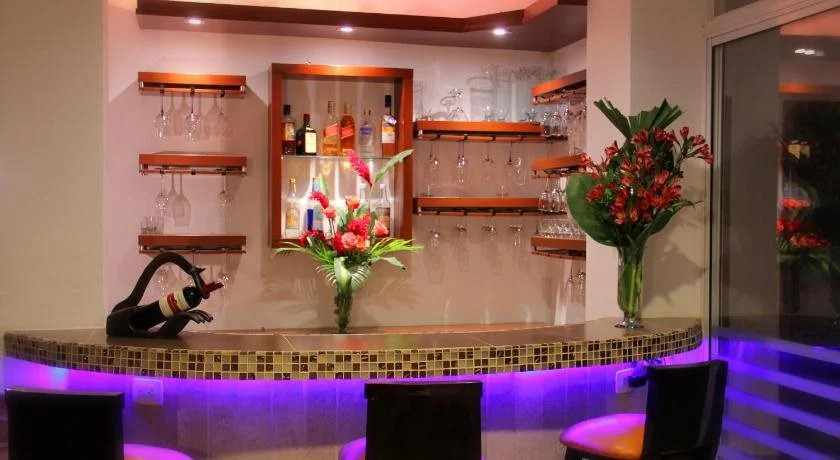 Serenity Suites — фото