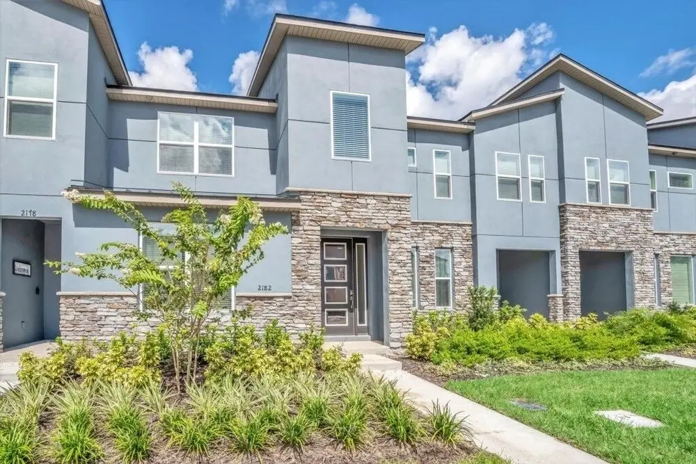 2182cooper 4 Bedroom Townhouse by Redawning