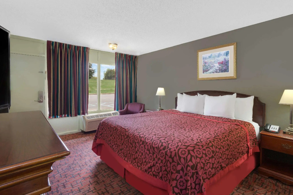 Standard Double room (full double bed)