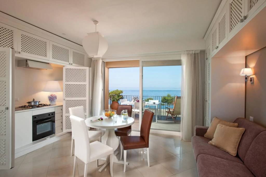 Studio with sea view