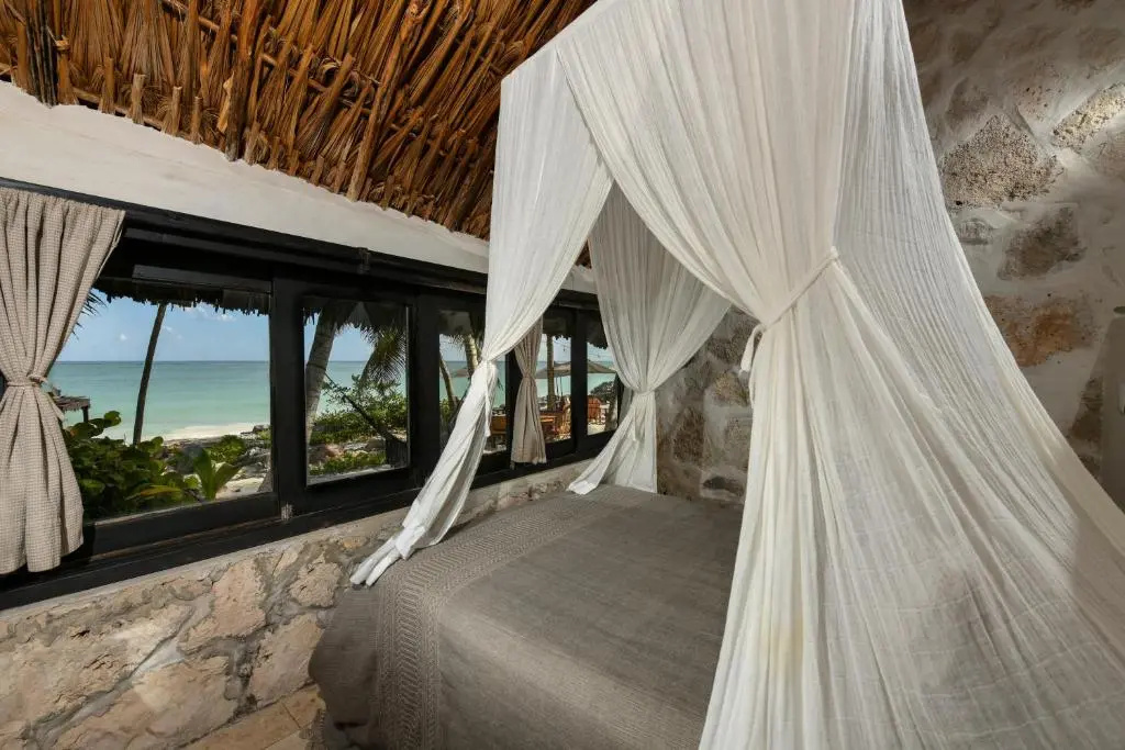 Bungalow oceanfront