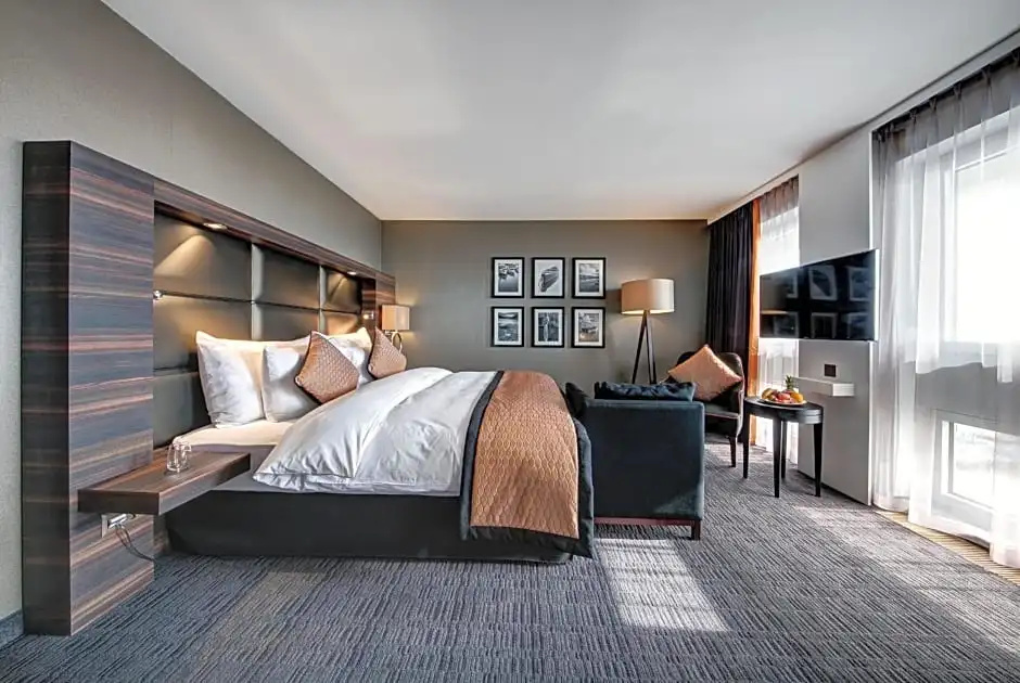 Superior room with lake view