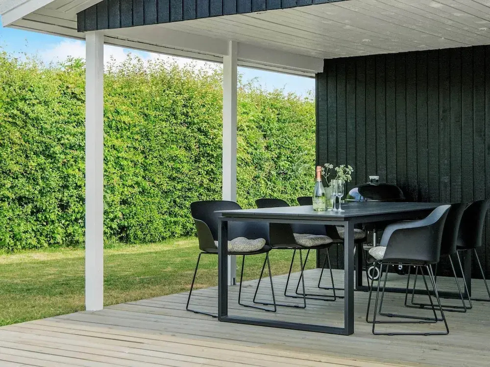 Renovated Waterfront Retreat-by Traum