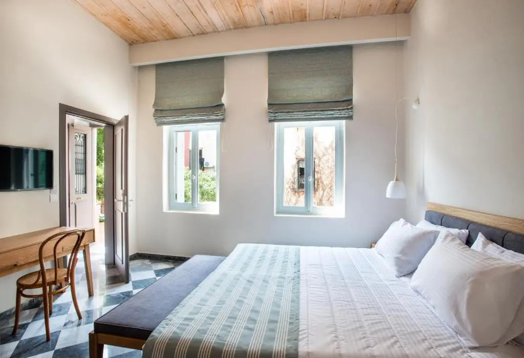 Deluxe Double room with garden view (full double bed)