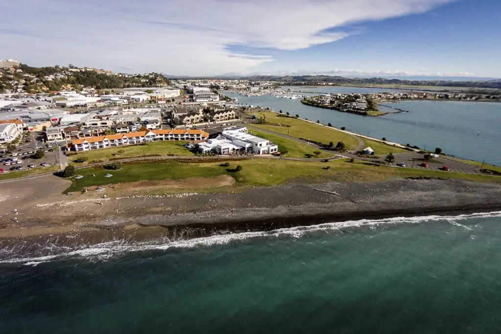 Beach & Waterfront