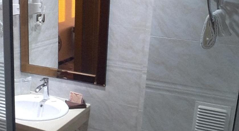 gallery_image_hidden_4