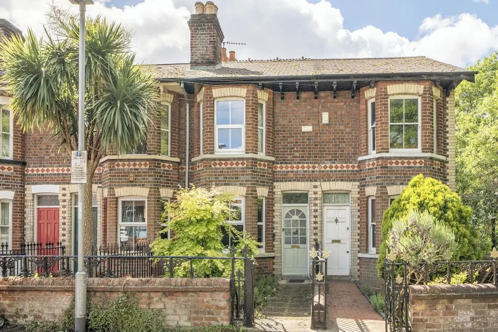 Victorian Terrace Near Uni, Sleeps 6, Garden