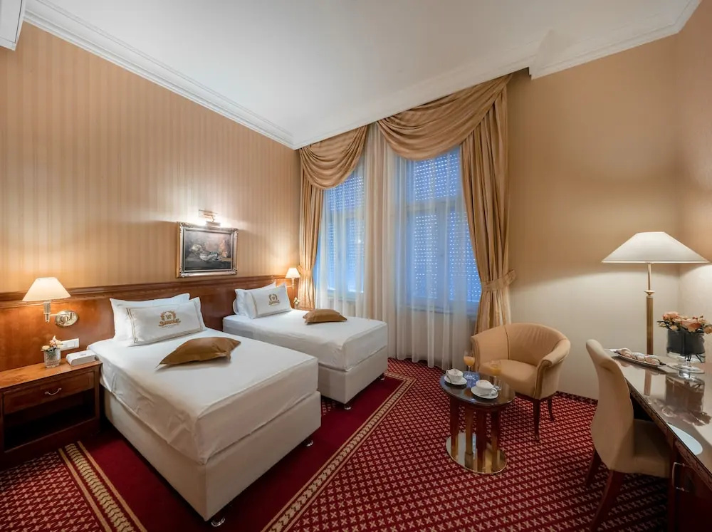 Standard Double room twin beds