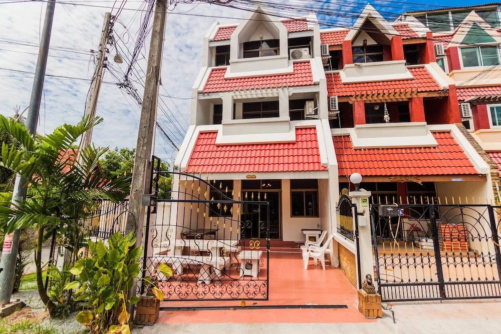 Pratumnak Town Villa By Pattaya Sunny