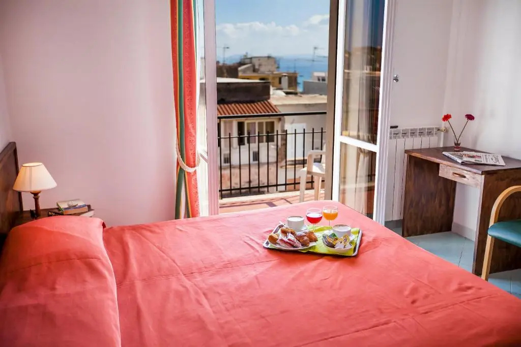 Standard Double room with balcony (full double bed)