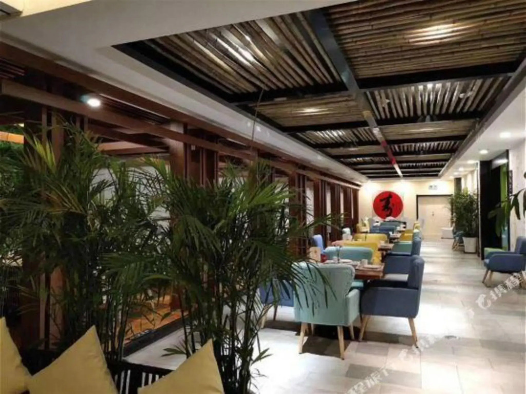 Hotel photo 12