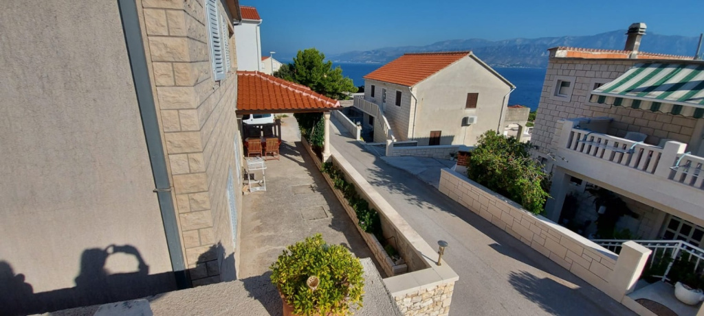 Apartment Puli - 200m from sea: Nela2 Postira, Island Brac