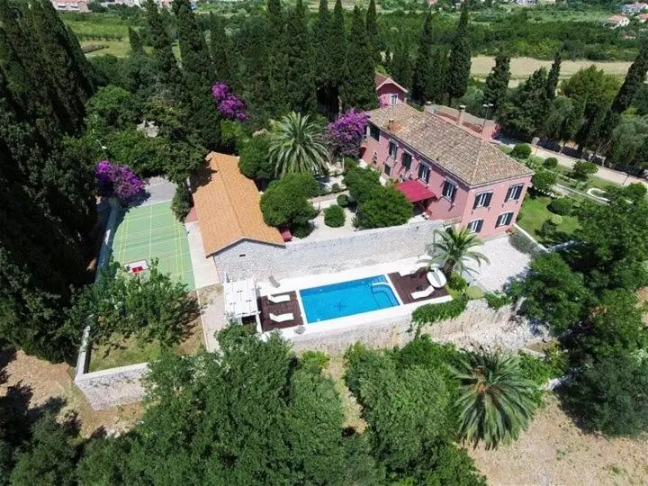 Villa with garden view