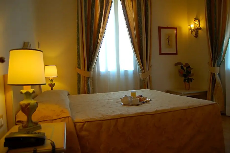 Standard Double room (twin beds)