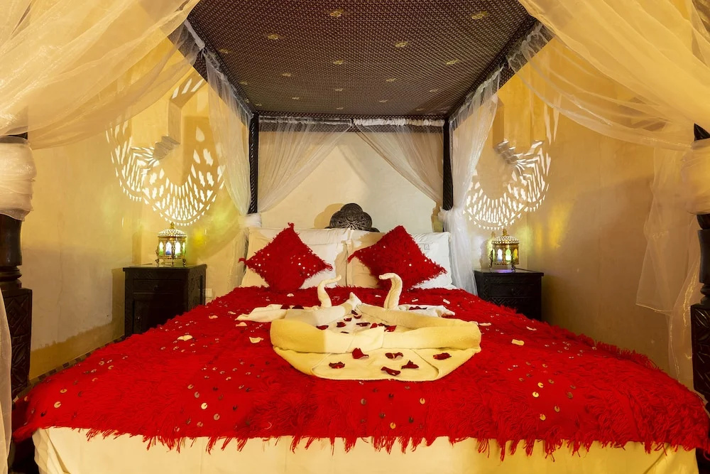 Deluxe Double room (full double bed)