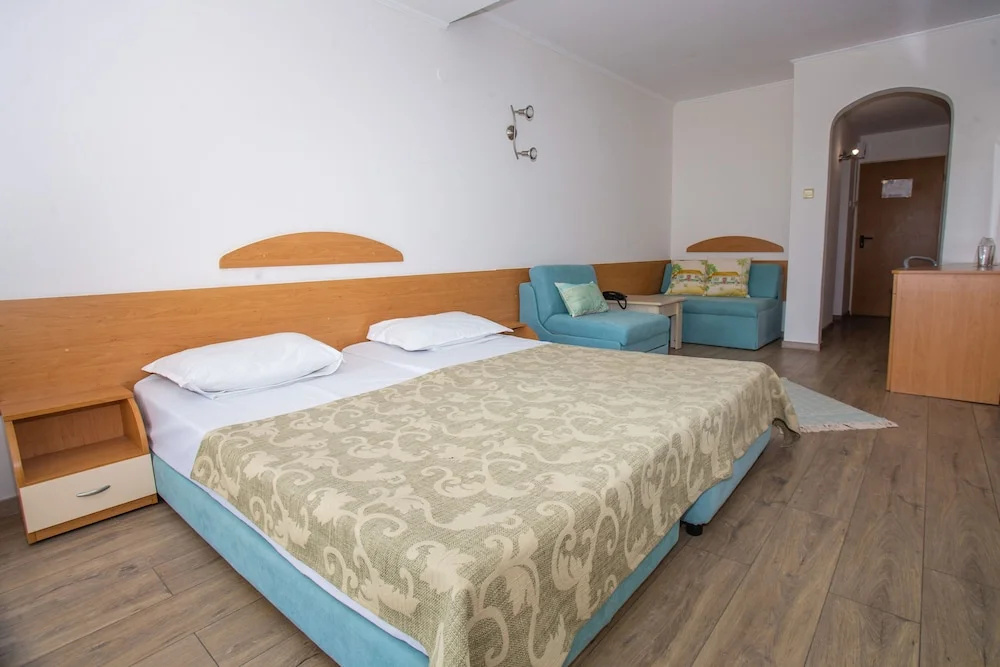 Standard Double room with balcony and with sea view (twin beds)